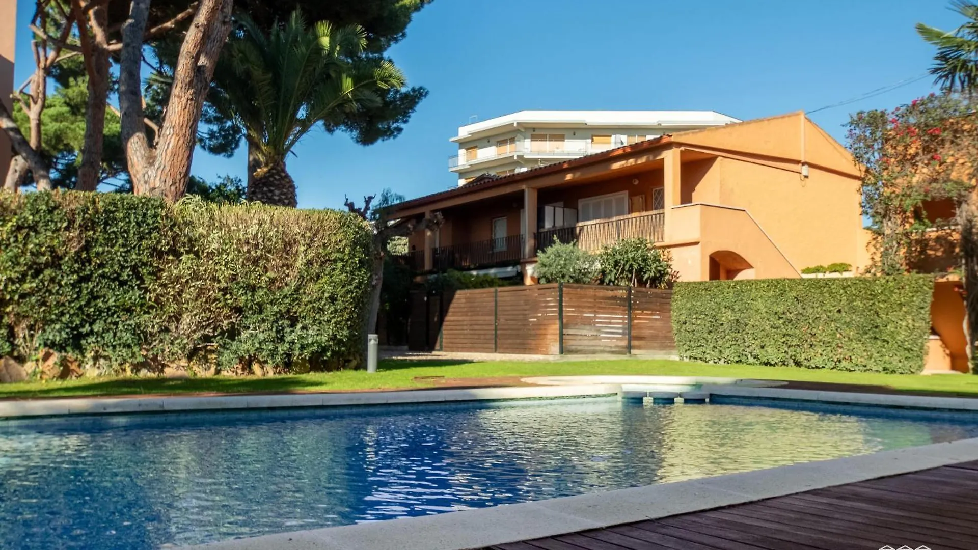 221 Girones Con Piscina Y Parking Apartment S'Agaro Spain